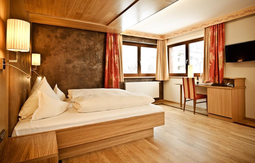 Sporthotel Neustift Neustift im Stubaital Exterior photo
